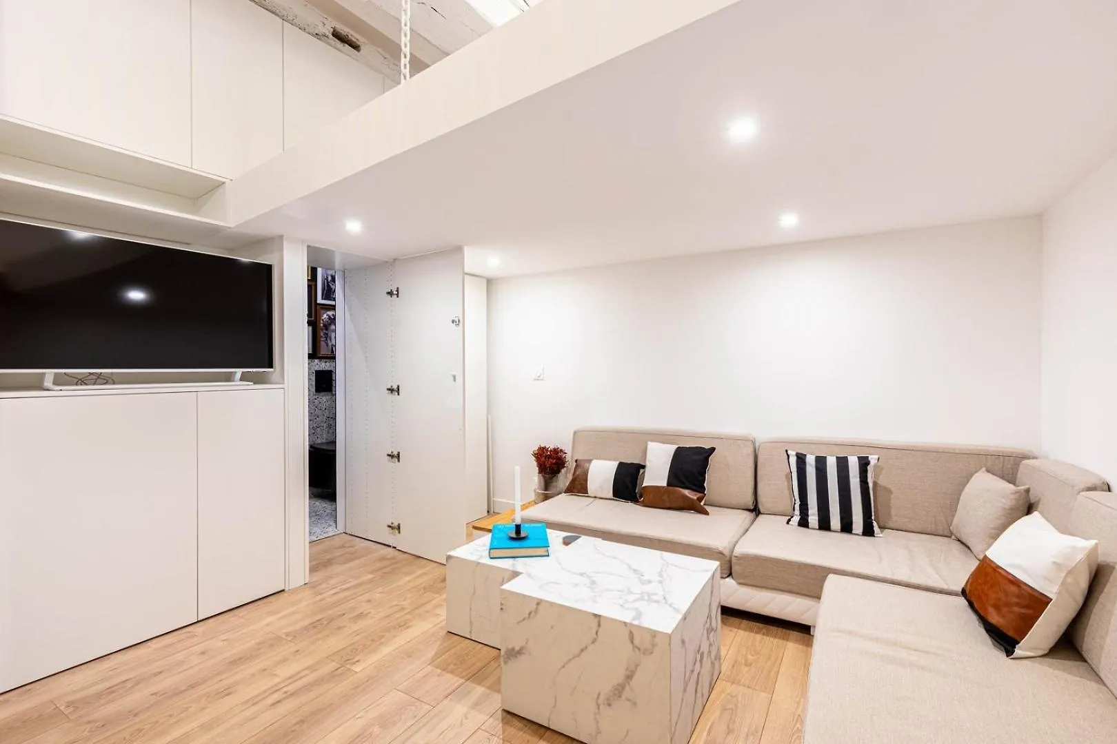 Guestready: Designer Studio In The Heart Of Marais Paris